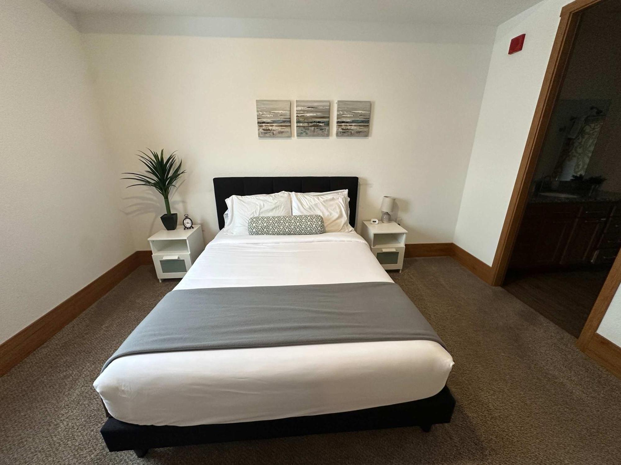 2Br Suite At The Grand Castle Pool Gym & Parking Grandville Zewnętrze zdjęcie